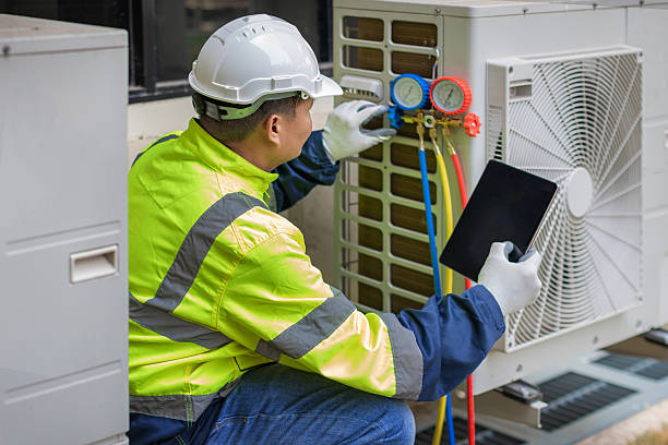 Professional Emergency Hvac Repair technician working in Ashville, OH